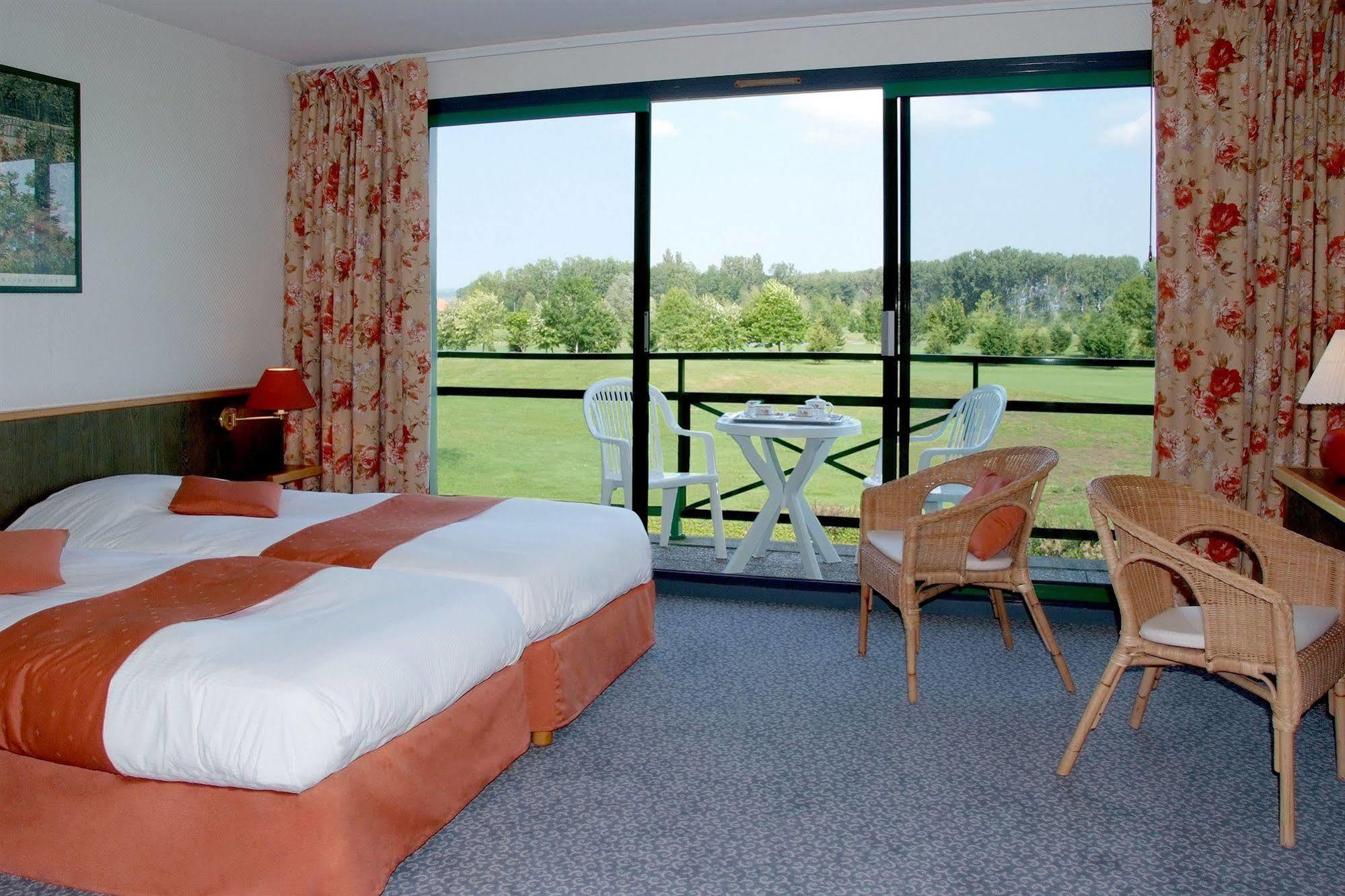 Golf Hotel Colvert - Room Service Disponible Levernois Eksteriør bilde